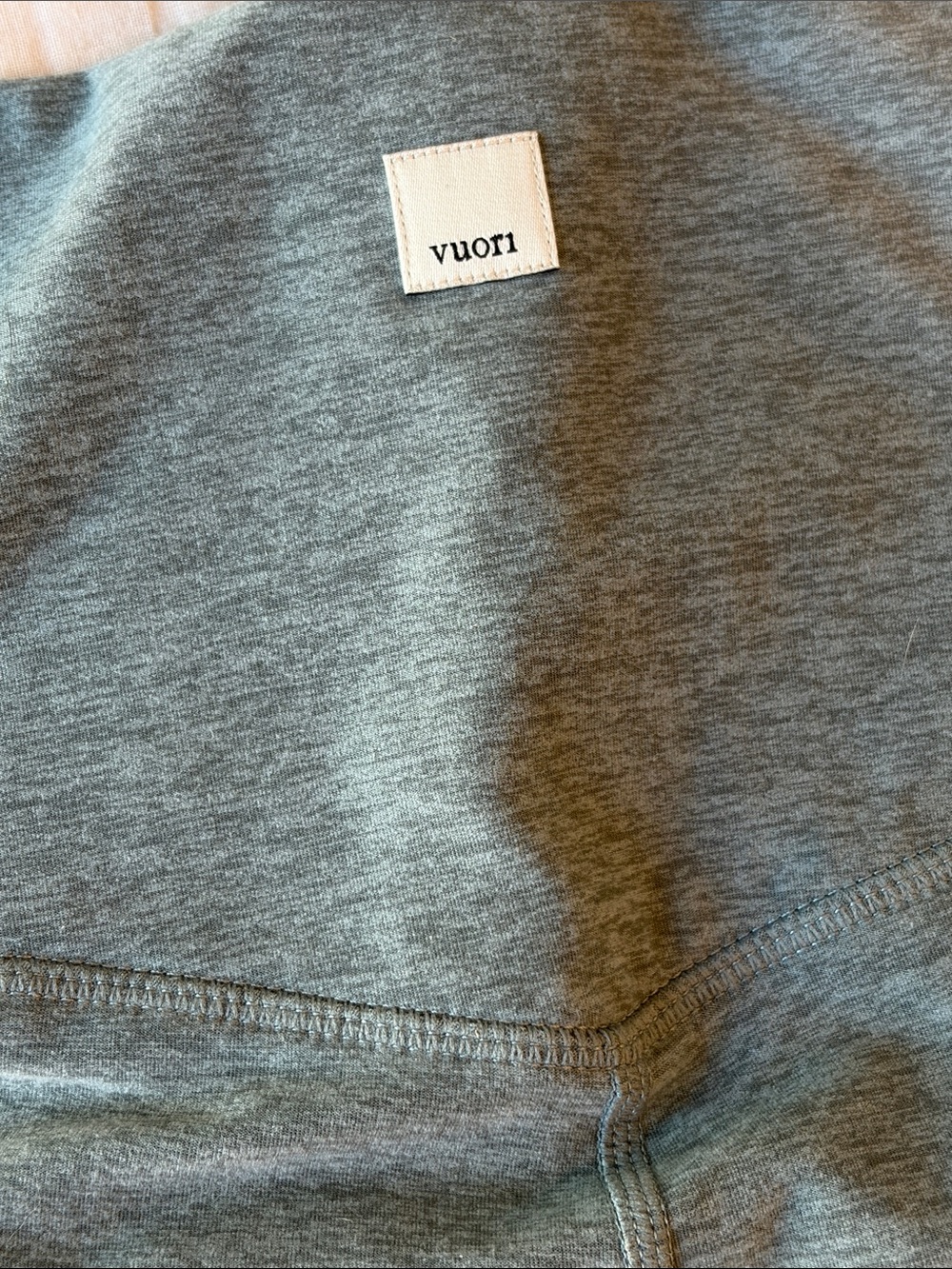 Vuori ‘Clean Elevation’ Women's Biker Shorts - Picture 3 of 4